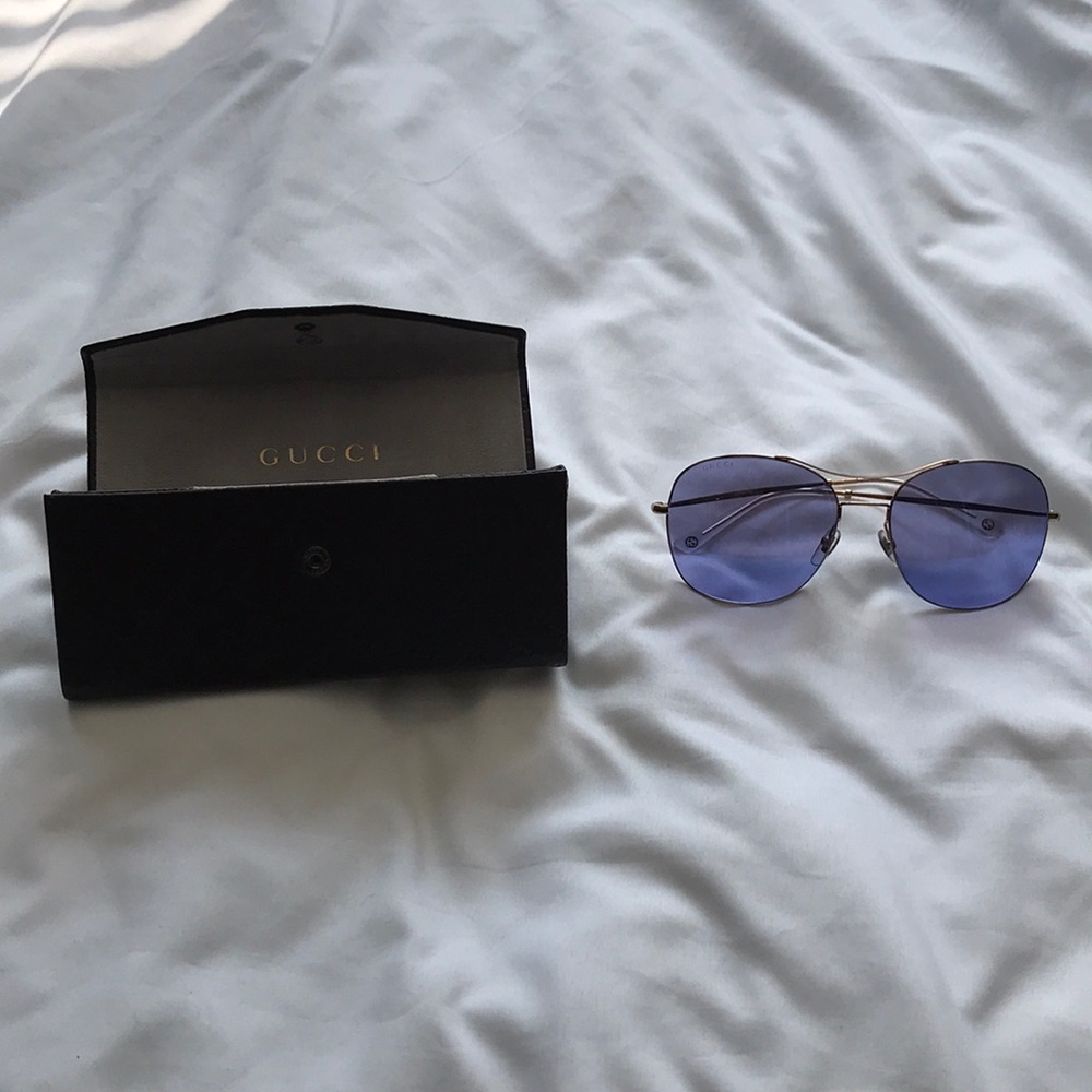 Gucci blue/purple classic sunglasses!